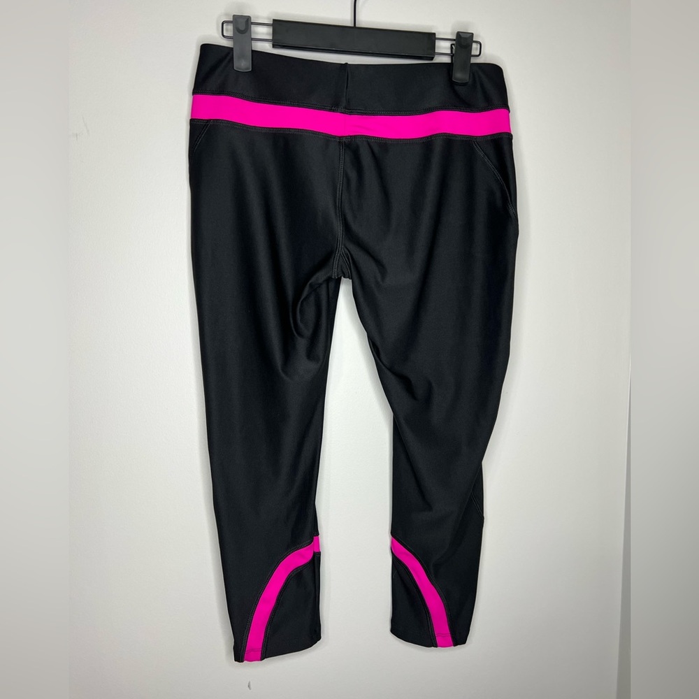 Avia capri athletic leggings. Size medium. Pink/black. Cropped length. - Picture 2 of 5